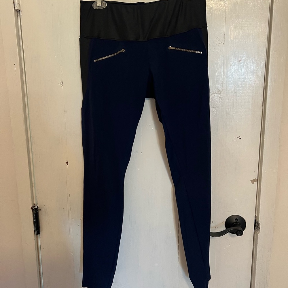 ADAY ‘Throw and Roll’ leggings